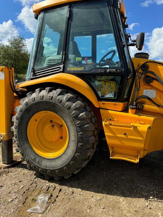 Schimb buldoexcavator JCB 3CX cu miniexcavator JCB 3,5to an maxim 2010