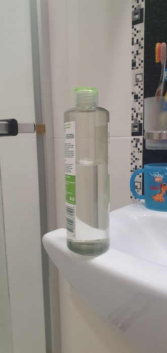 Simple micellar water