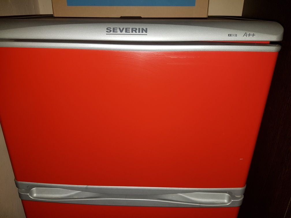 Combina frigorifica frigider + congelator Severin ca Nou A++