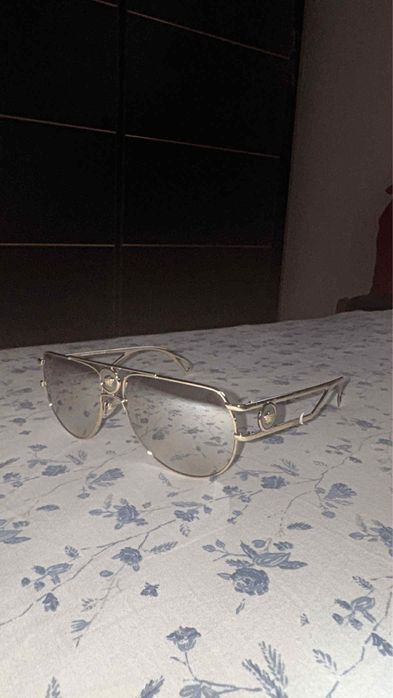 ocherii versace vand ugent 3 perechii