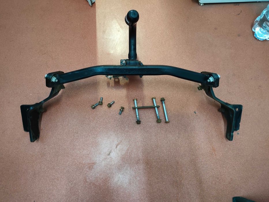 Vând cârlig remorcare Hyundai Grand Santa Fe