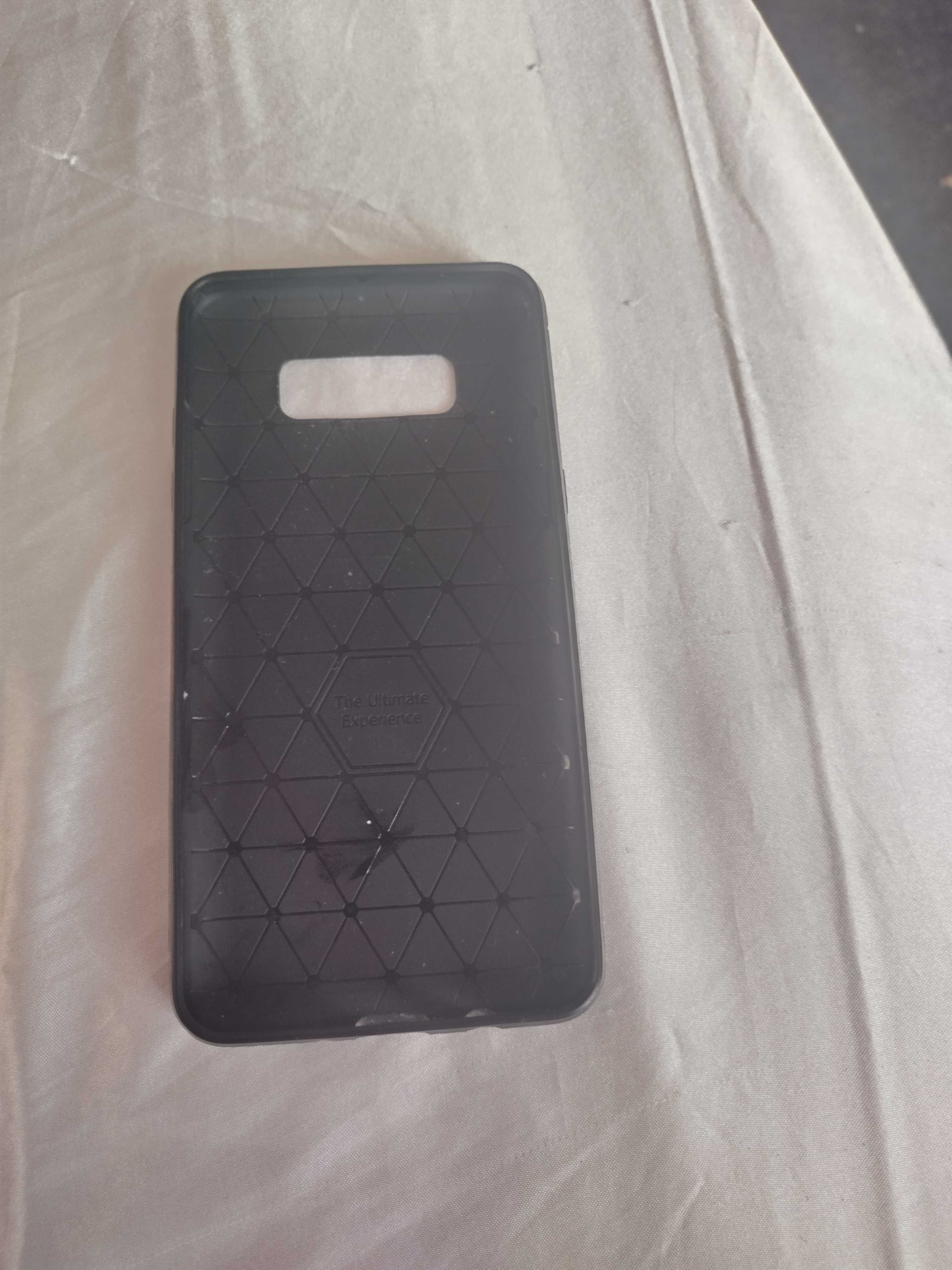 Продавам телефон Samsung