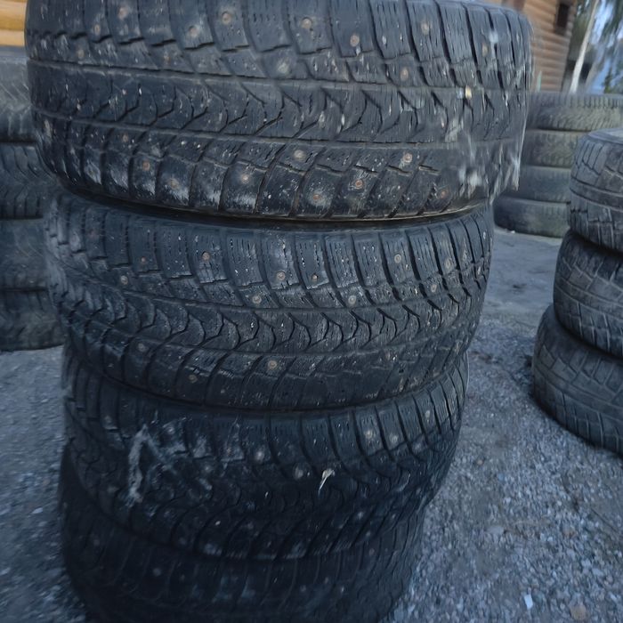 R17 225/55 Комплект зимней шипованной резины