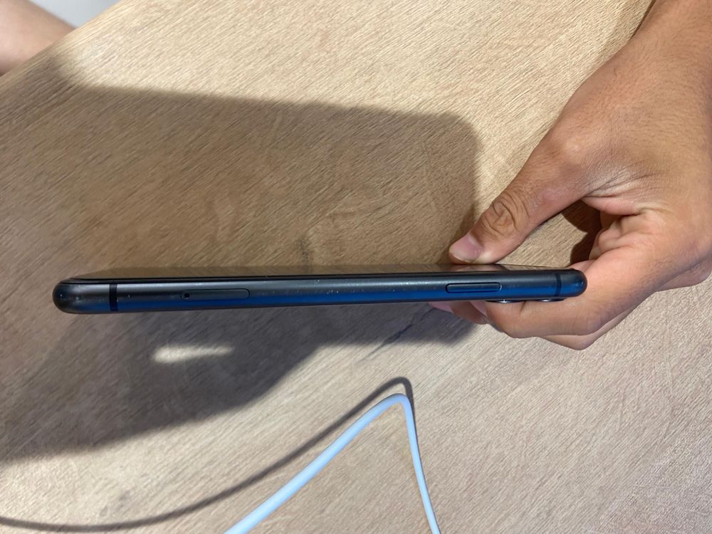 Iphone 11 256/100 срочна продаю