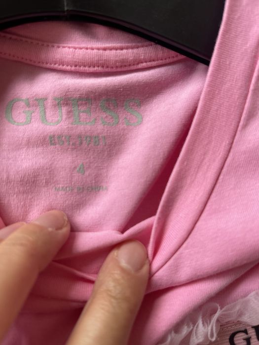 Рокля на Guess ..