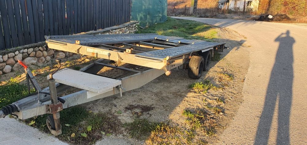 Vând platforma  auto