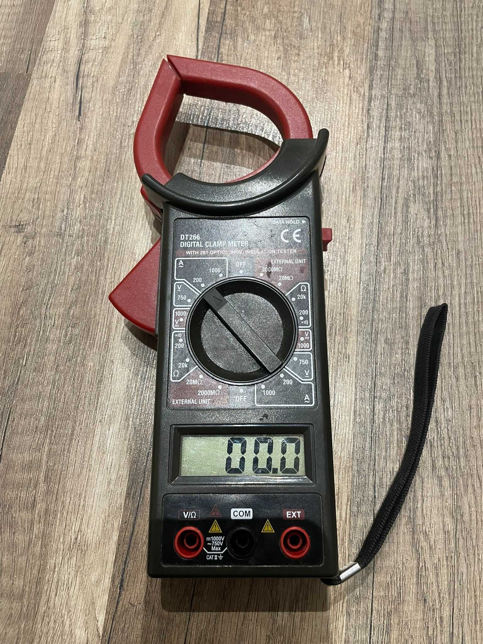 Clampmetru IEK DT266