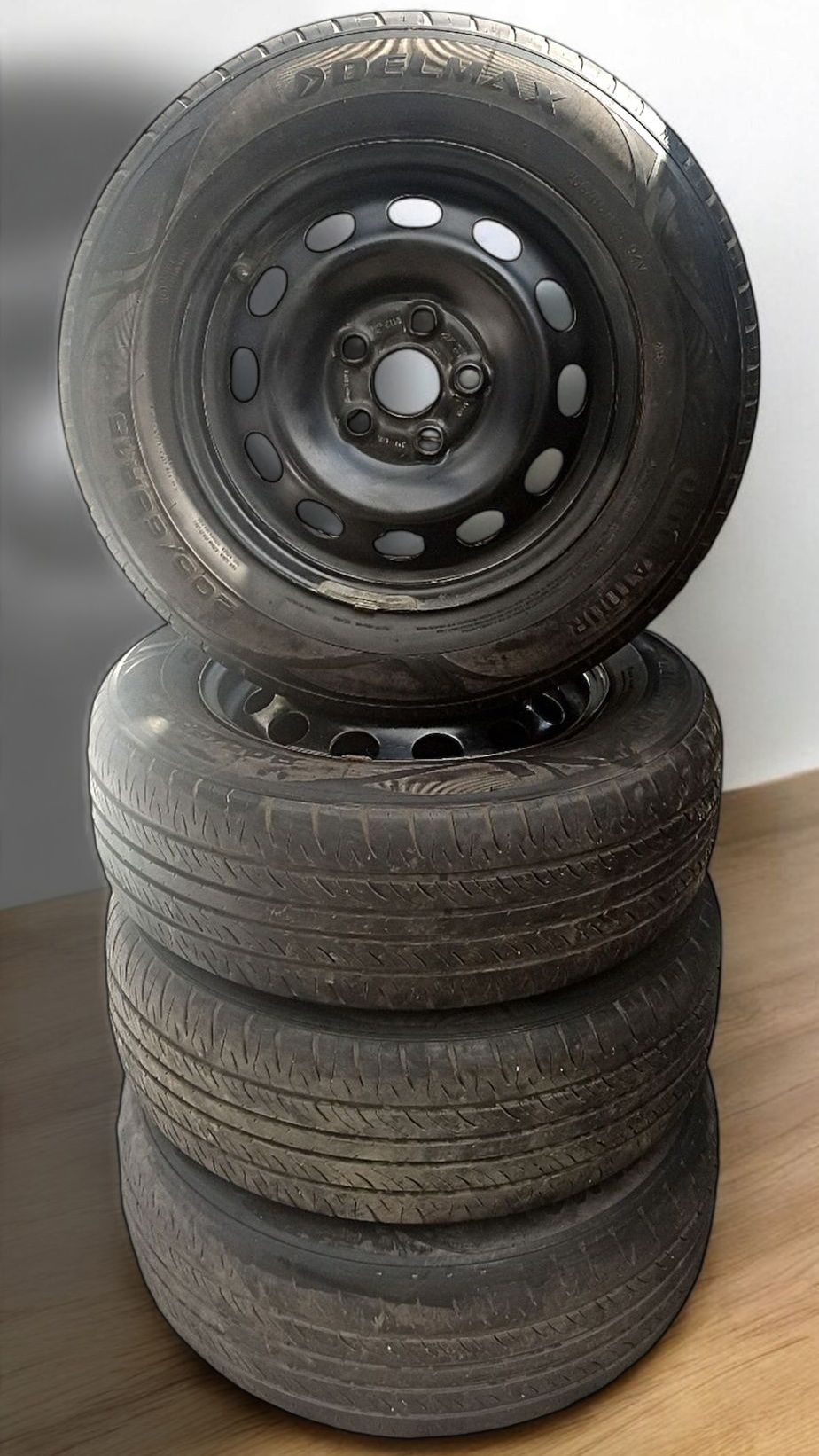 Продам шины с дисками 205/65 на 15