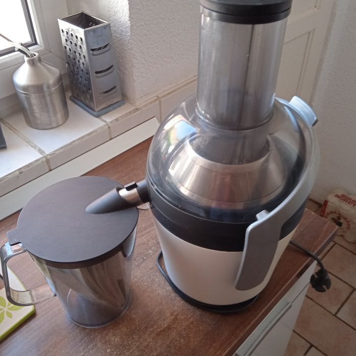 Vând storcător fructe și legume Philips