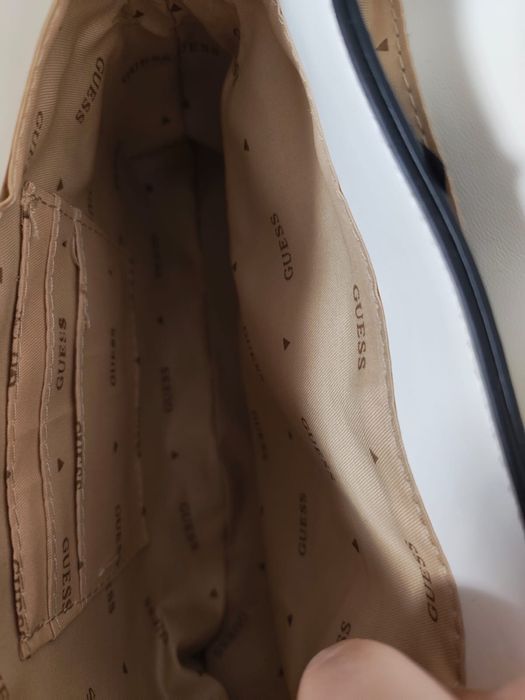 Geanta de mana Guess