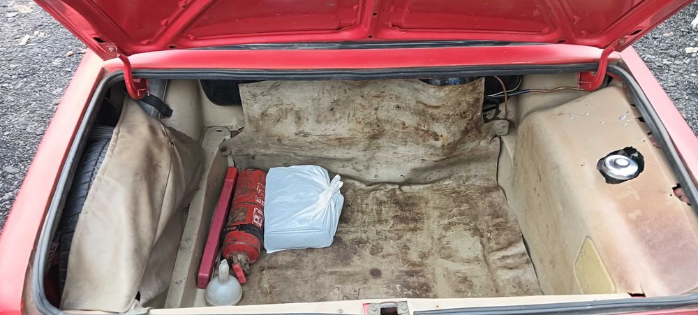 Лада 1500 S червена