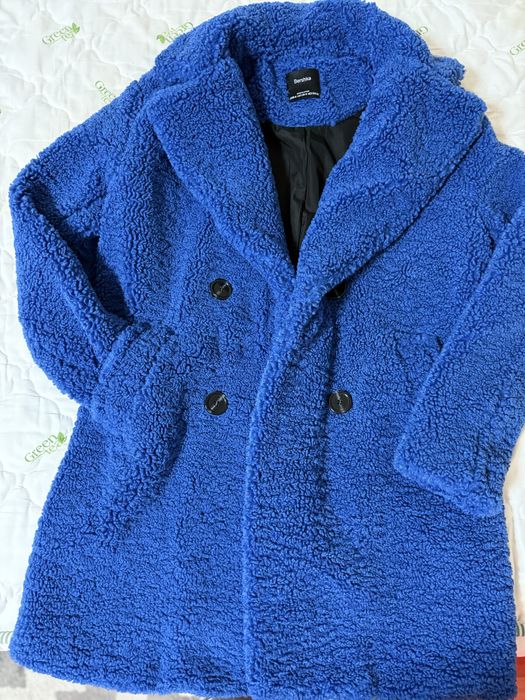 Яркосиньо палто Bershka Teddy Coat