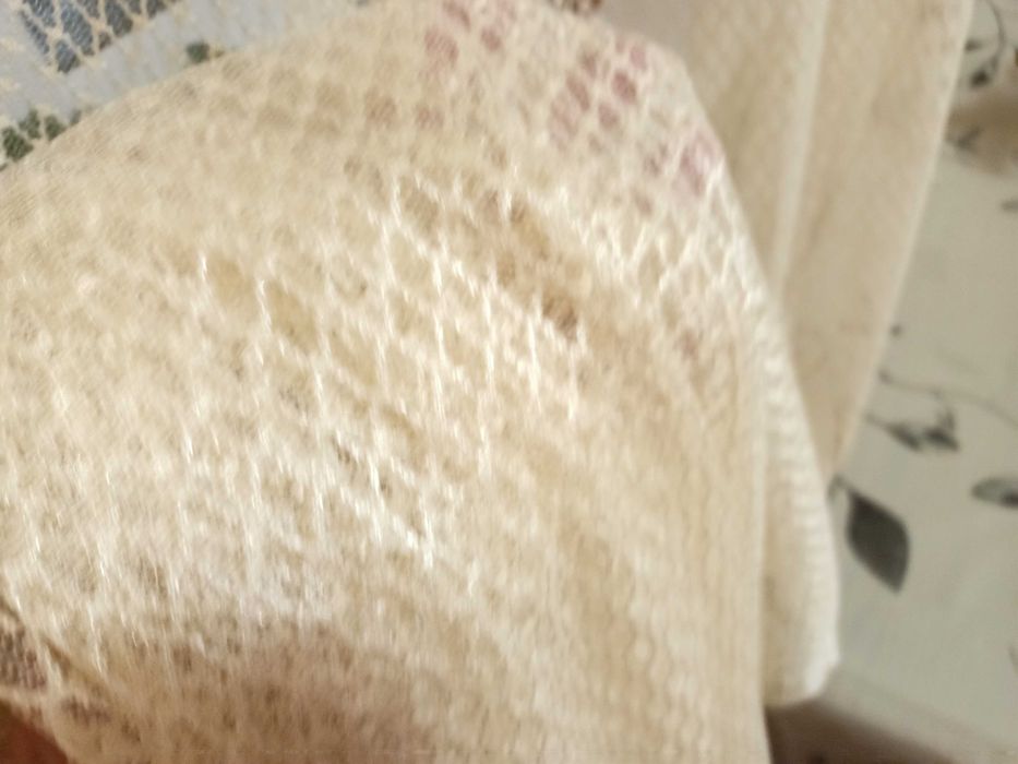 Продам кремовую тюль.