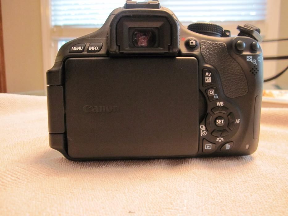 Фотоаппарат зеркальный Canon 600D (T3i) Япония.