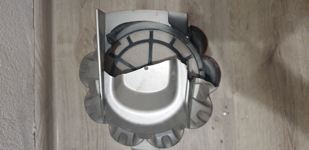 Прахосмукачка Finlux FCH 2626M