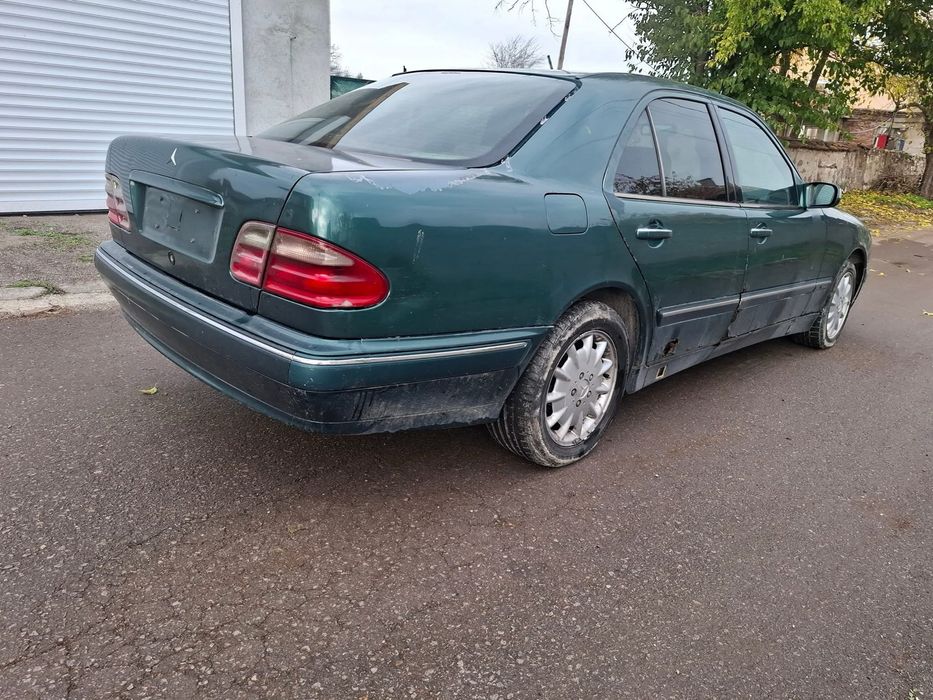 Мерцедес C270 на части