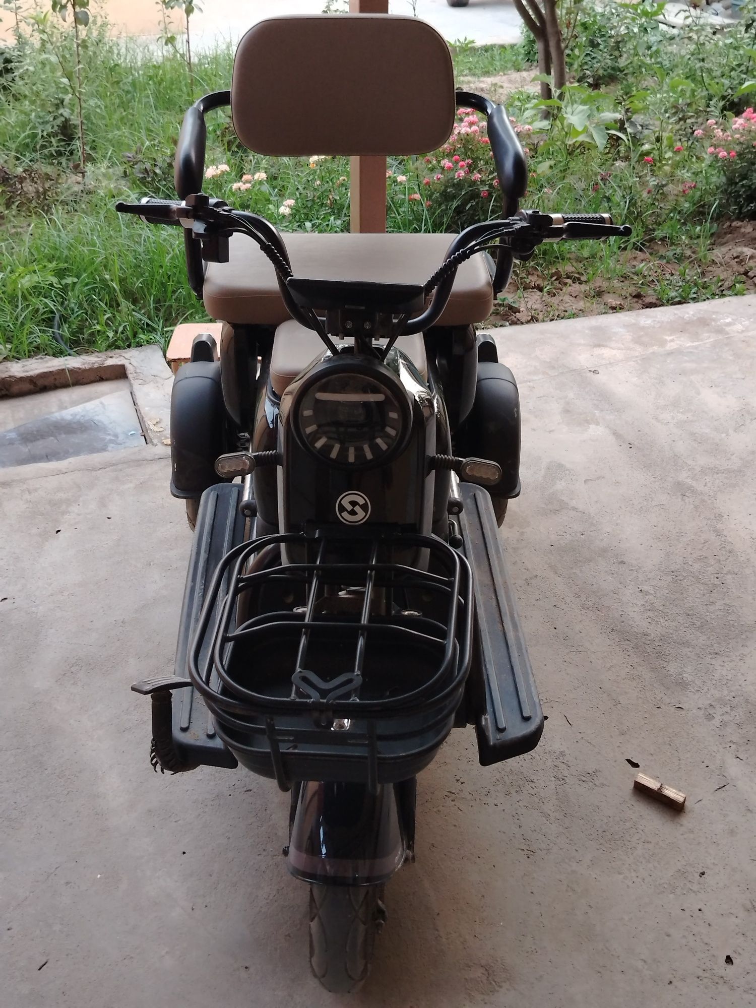 Skuter 3 kishilik