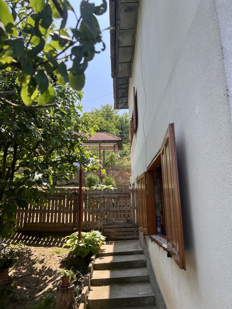 Vând casă în zona Chizid-mun. Hunedoara