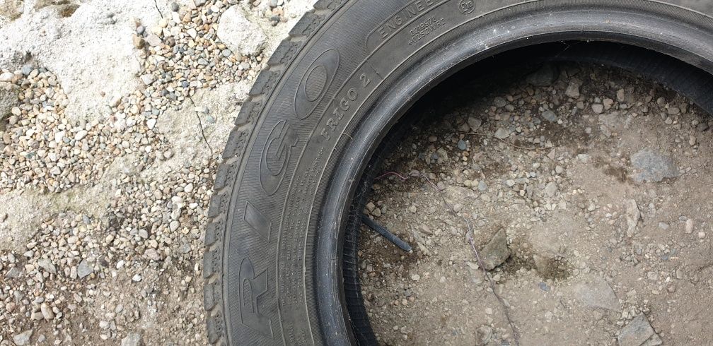 Vind cauciucuri 175/65R/15 ,Ford Fiesta de iarna aproape noi