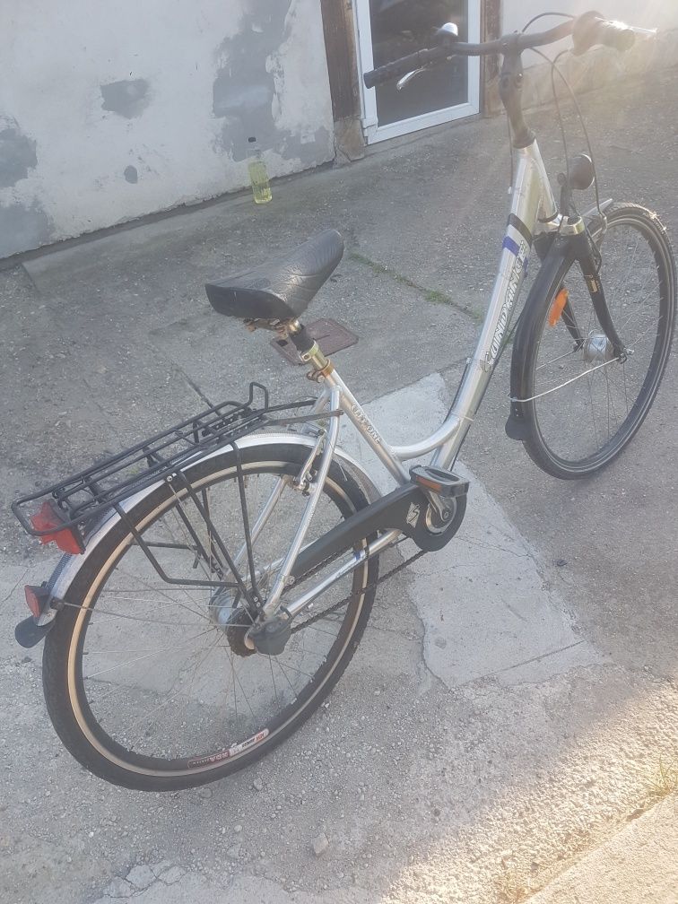 Vind bicicleta  cu roti pe 28