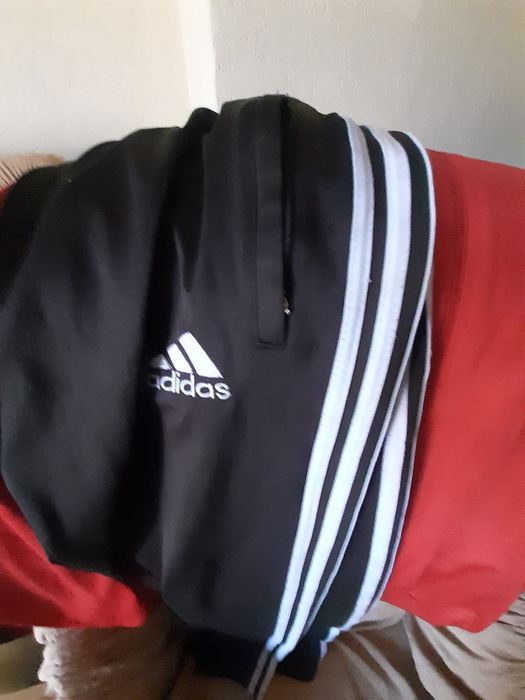 Екип на Manchester United  и три оригинални долнища на Naik,,Adidas.