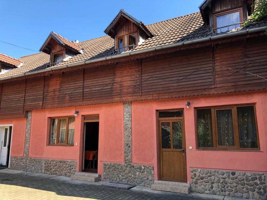 Casa si Pensiune de vanzare + 5500 mp teren