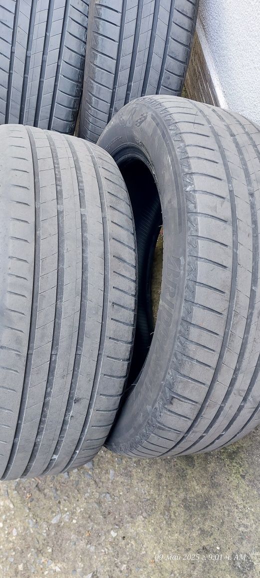Продавам 2 бр. Гуми Bridgestone 215/55/17 940 W DOT23