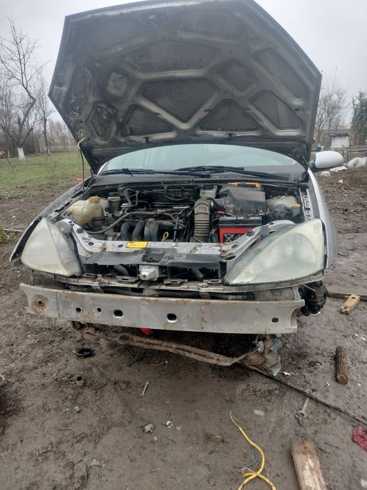 Vand Ford focus pentru piese 2000lei