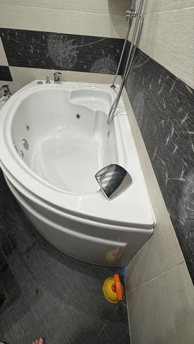 Хидромасажна вана