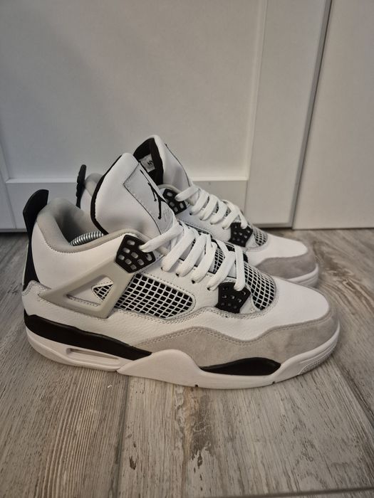 Jordan 4 Retro military black