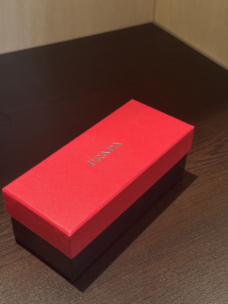 Дамски слънчеви очила Prada