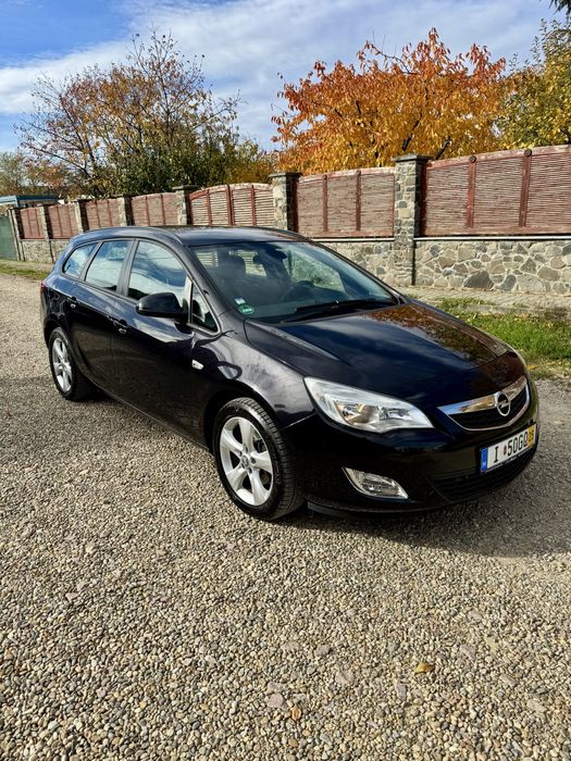 Opel Astra J an 2011 1.7Cdti cp 110 Pret 3250€uro