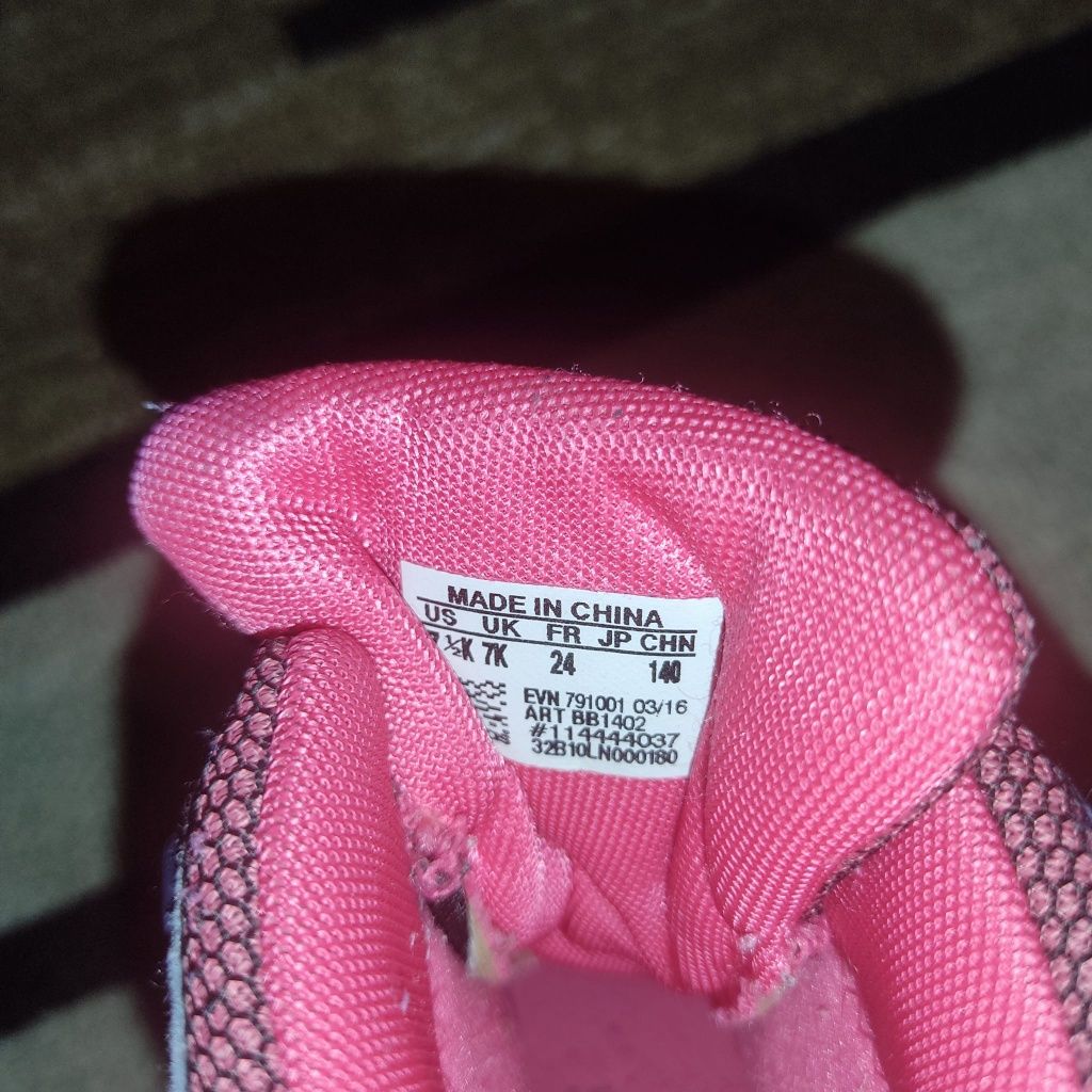 Adidas ботушки 24 номер