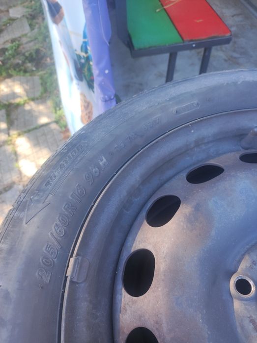 Гуми с джанти 205/60/16 зимни