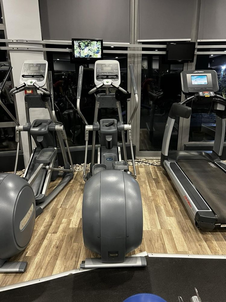 Precor EFX 576i  Кростренажор