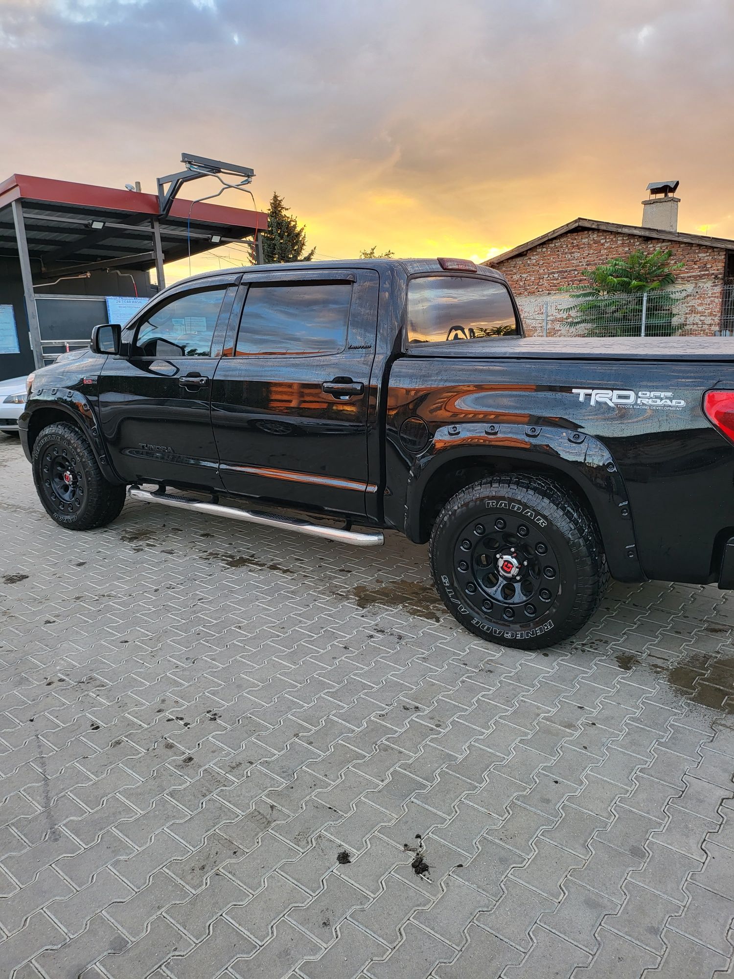 Toyota Tundra 5.7 V8