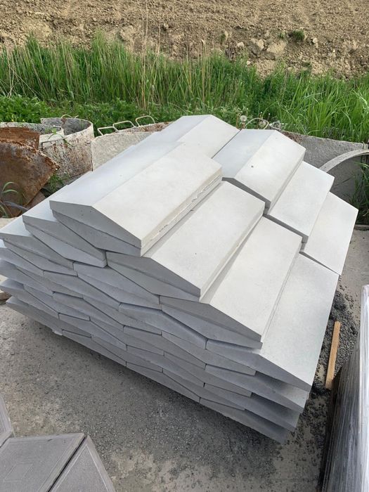 Capce de gard si coama din beton - gri antracit sau albe