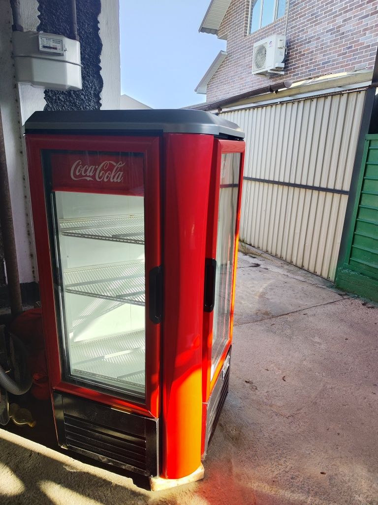 Холодильник Coca-Cola