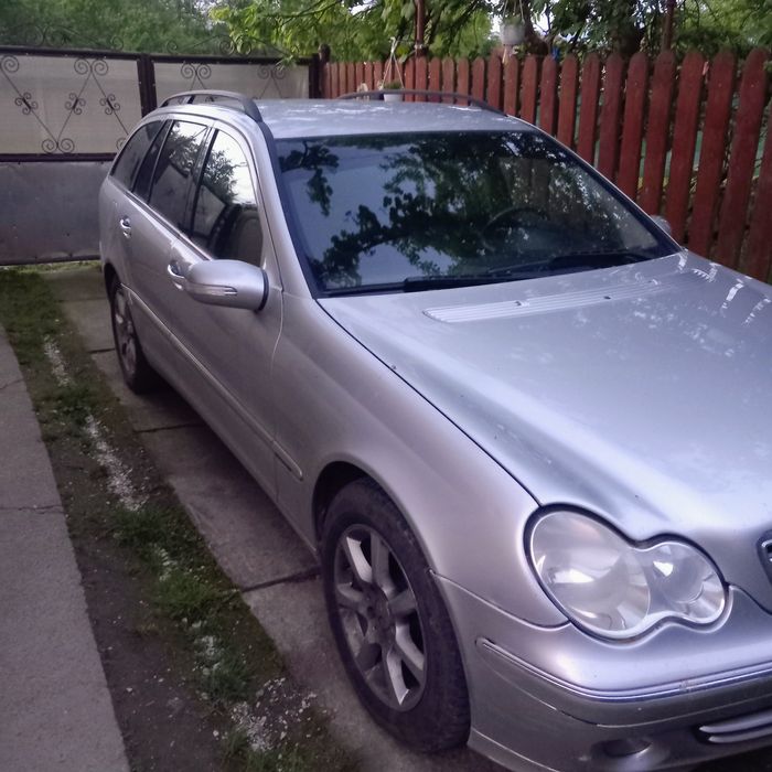 Vând Mercedes C220 CDI