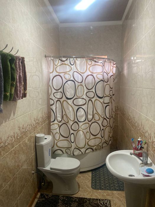 Qibray tumanida 10 sotix yerli, 4 xonali uy sotiladi