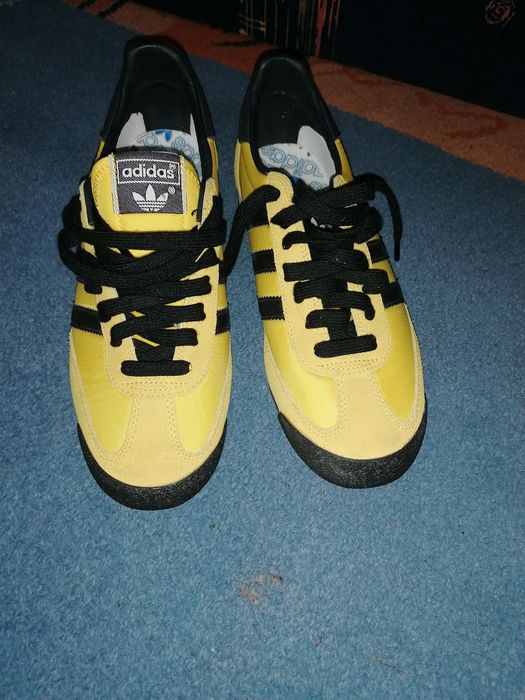 Vând adidași sport