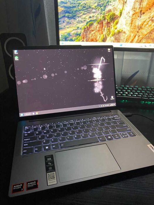 Laptop Lenovo IdeaPad Pro 5 14AHP9 - Ryzen™ 7 8845HS, 14", 2.8k, 120hz