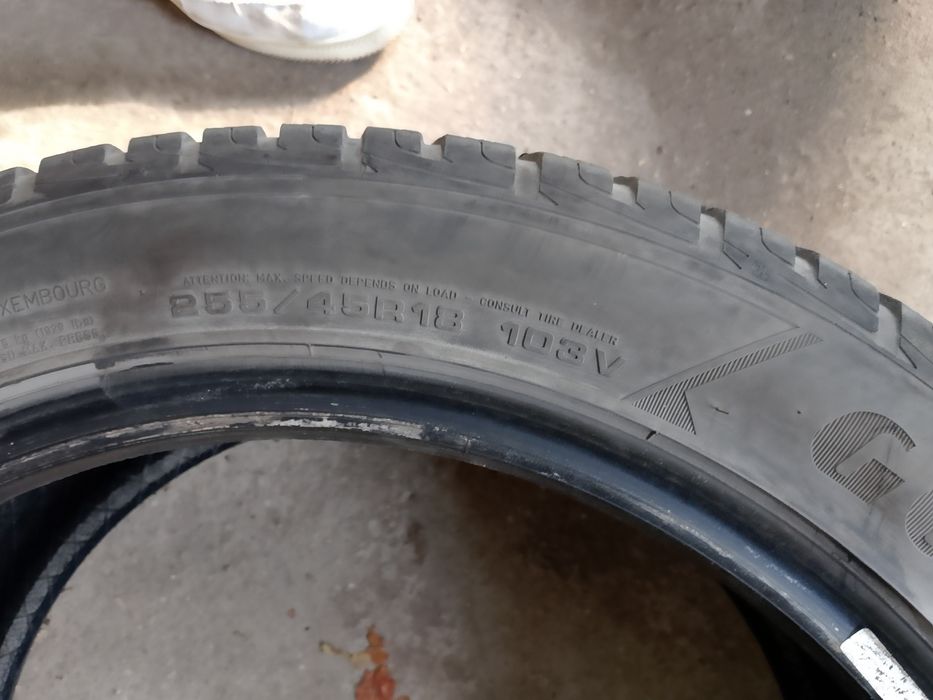 GoodYear Ultra Grip 255 45 R18, Зимни гуми, цена за двете