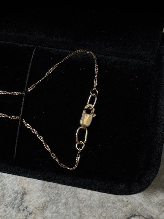 Красива златна верижка