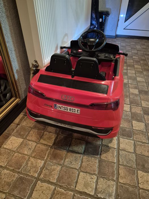 Masinuta electrica copii, Audi SQ8, 70W 12V, tip SUV, cu roti moi