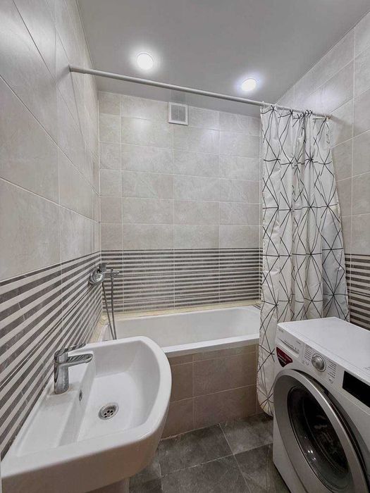 Голден Хаус Кушбеги 3х-комн квартира в Новостройке