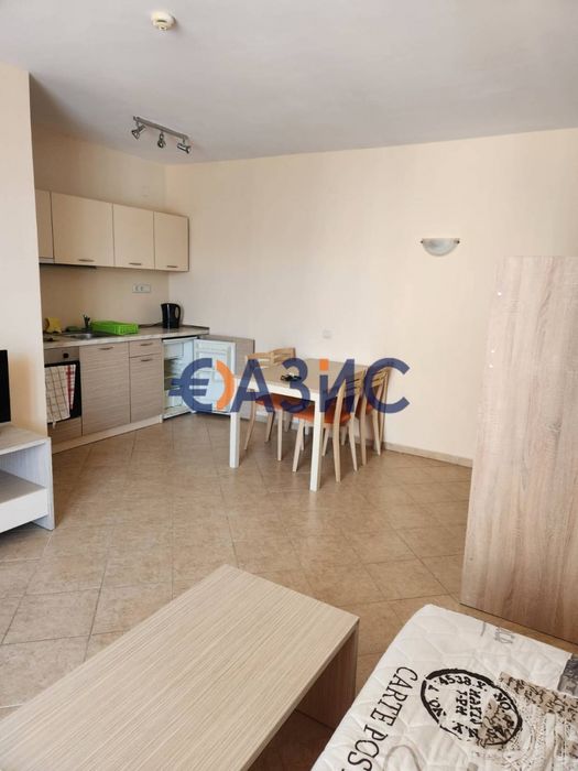 Продава се Двустаен апартамент в к.к. Слънчев бряг - 65 кв.м за 1124 €/кв.м - Снимка #11