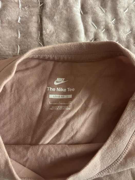 розова тениска на найк