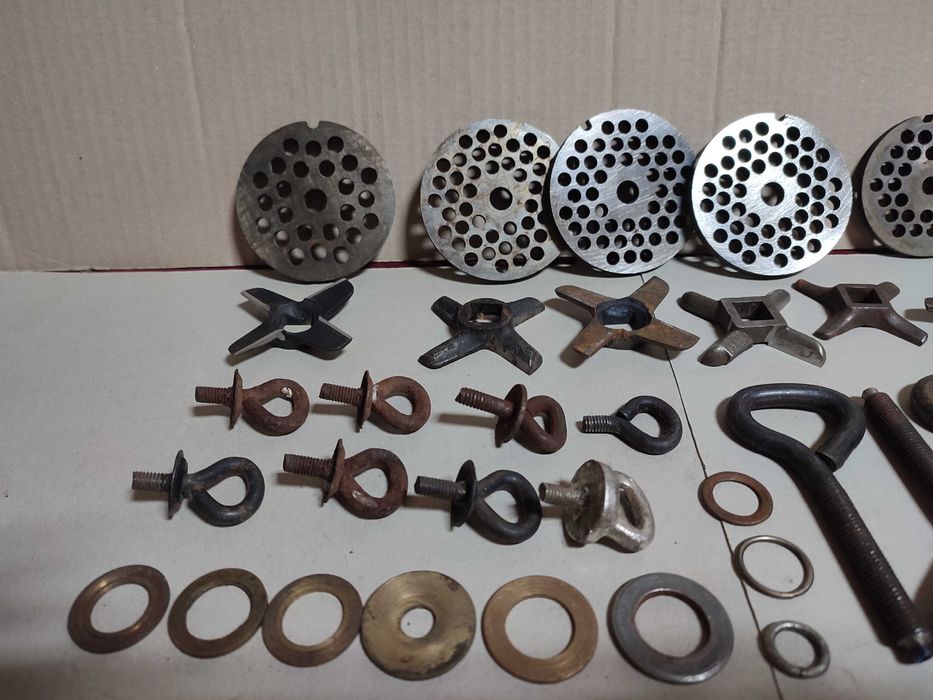 Accesorii pt. masini vechi de tocat (nr.8 si 10)