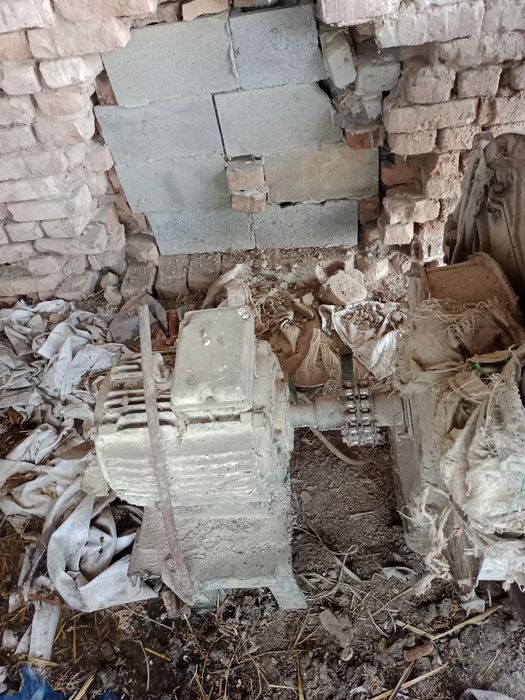 Дробилка кормов .